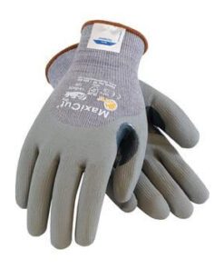 PIP 19-D475 MaxiCut Dry PIP 19-D470 MaxiCut Seamless Knit Dyneema with Nitrile Coated MicroFoam Grip on Palm, Fingers & Knuckles Box/12 Pairs